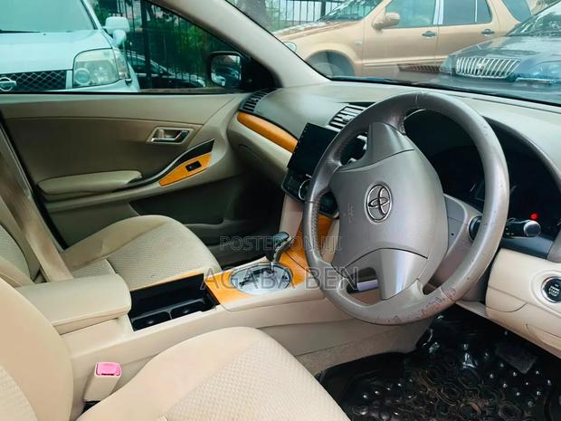 Toyota Premio 2010