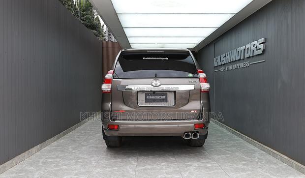 Toyota Land Cruiser Prado 2017 Brown