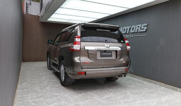 Toyota Land Cruiser Prado 2017 Brown
