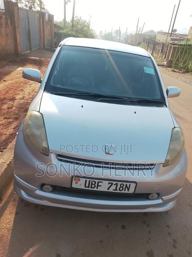 Toyota Passo 2005 Silver