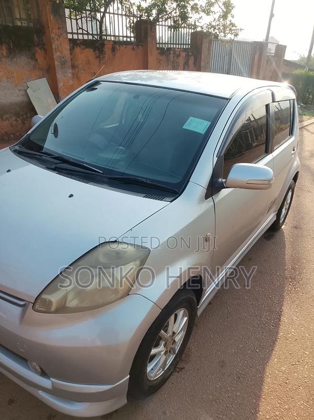 Toyota Passo 2005 Silver