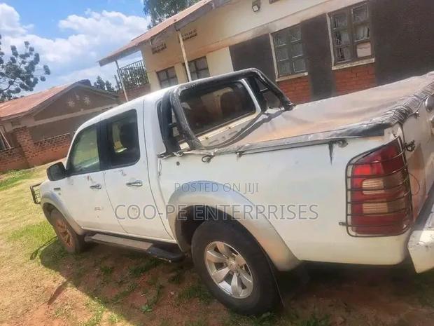Toyota Land Cruiser 75 Pickup 1989 White
