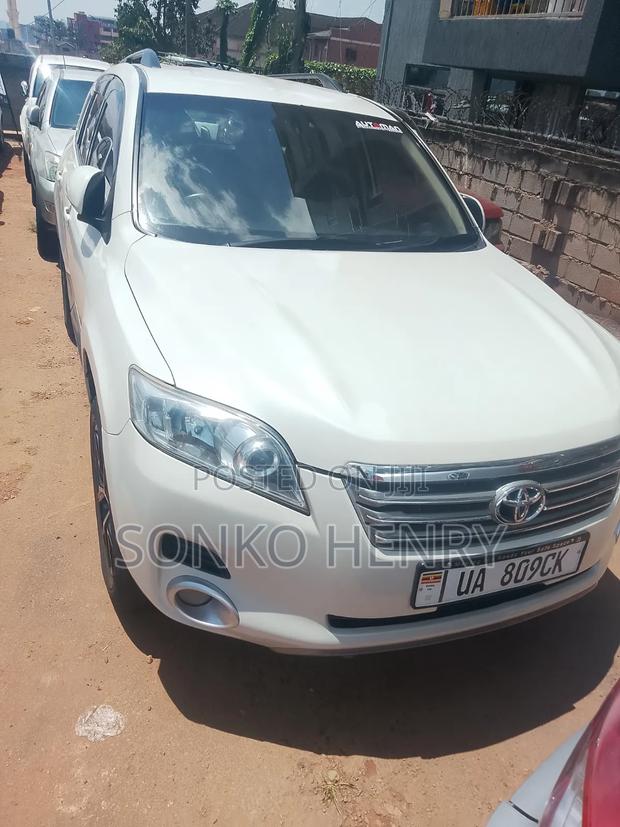 Toyota RAV4 2005 White