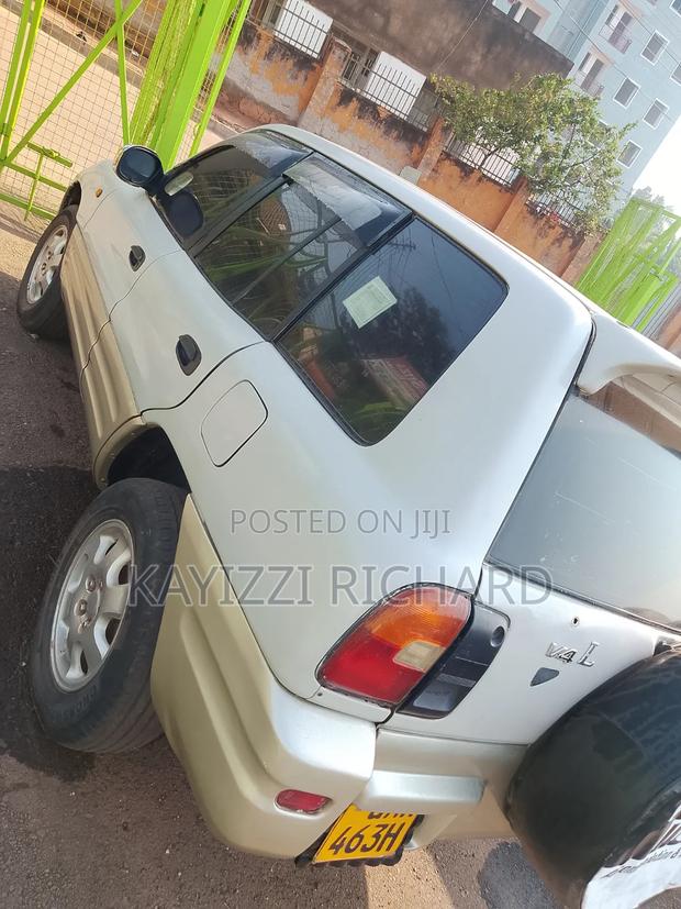 Toyota RAV4 2002 White