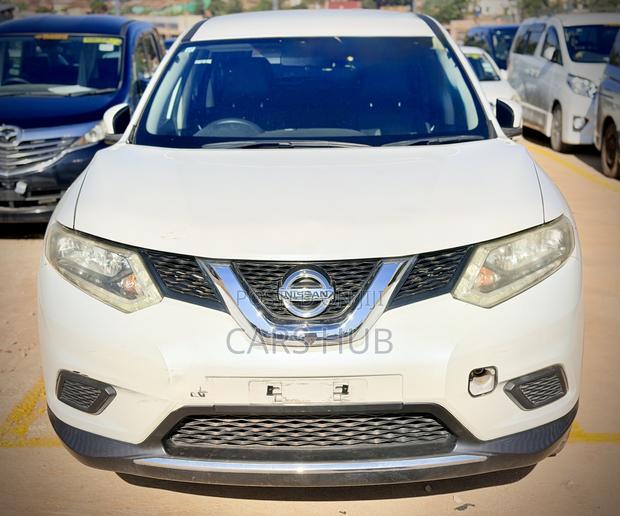Nissan X-Trail 2.0 Petrol FWD 2013 White