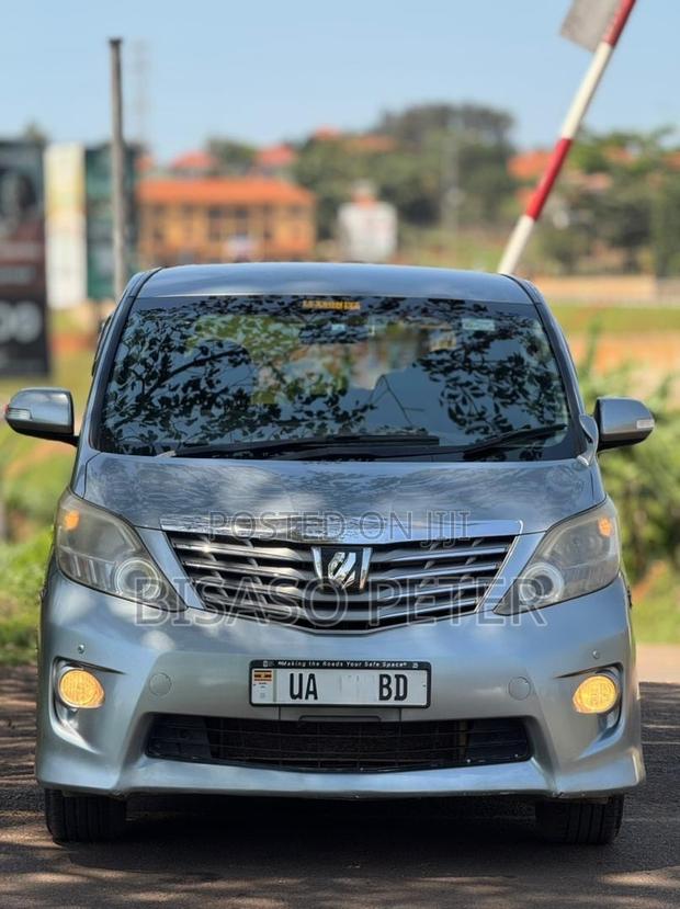 Toyota Alphard 2.4 Petrol FWD 2010 Silver