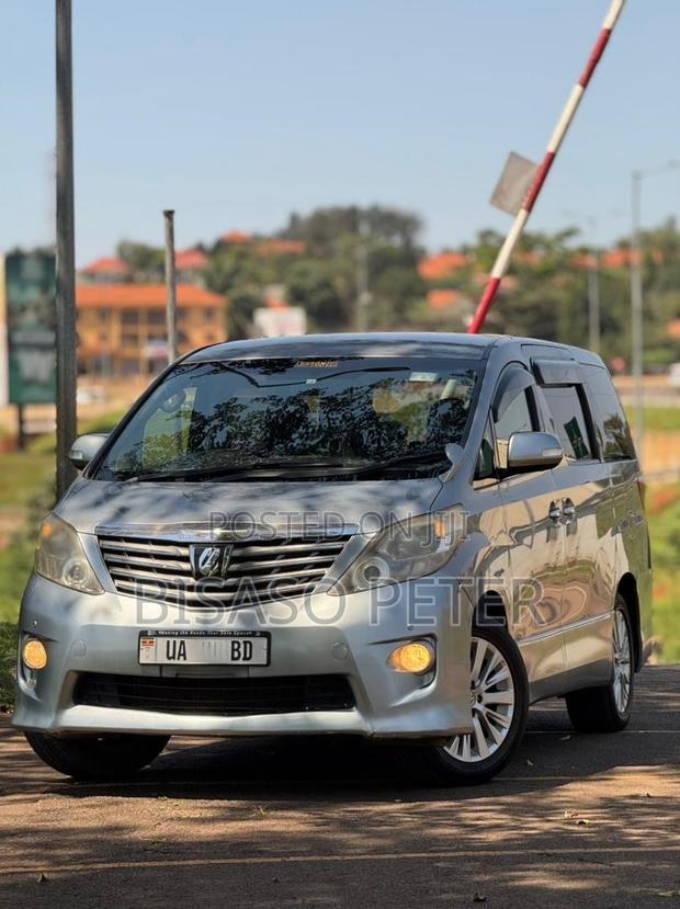 Toyota Alphard 2.4 Petrol FWD 2010 Silver