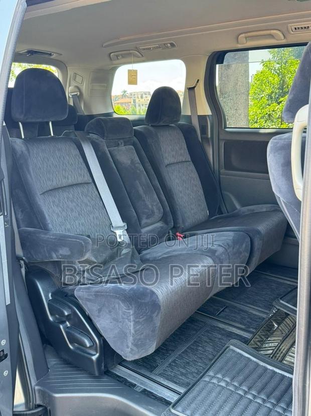 Toyota Alphard 2.4 Petrol FWD 2010 Silver