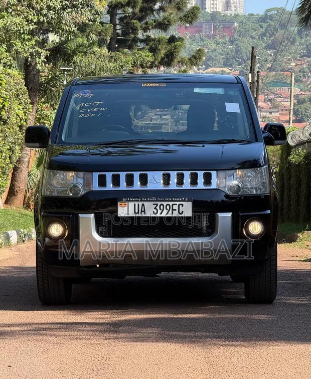 Mitsubishi Delica 2011 Black