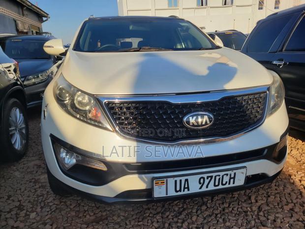 Kia Sportage Base 4dr FWD (2.4L 4cyl 6M) 2012 White