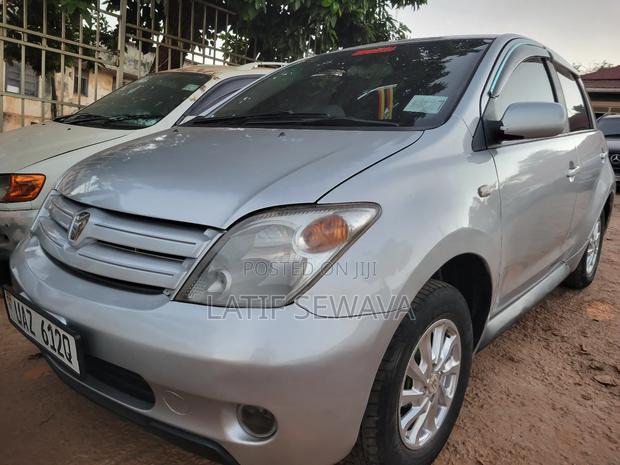 Toyota IST 2005 Silver