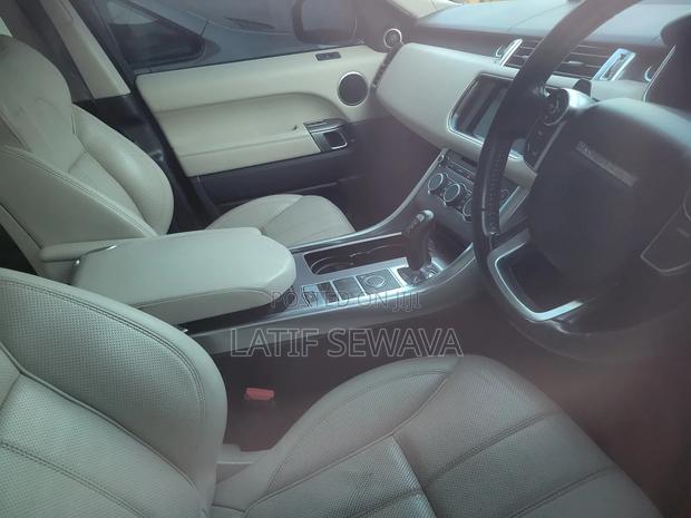 Land Rover Range Rover Sport HSE 4x4 (3.0L 6cyl 8A) 2016 Black