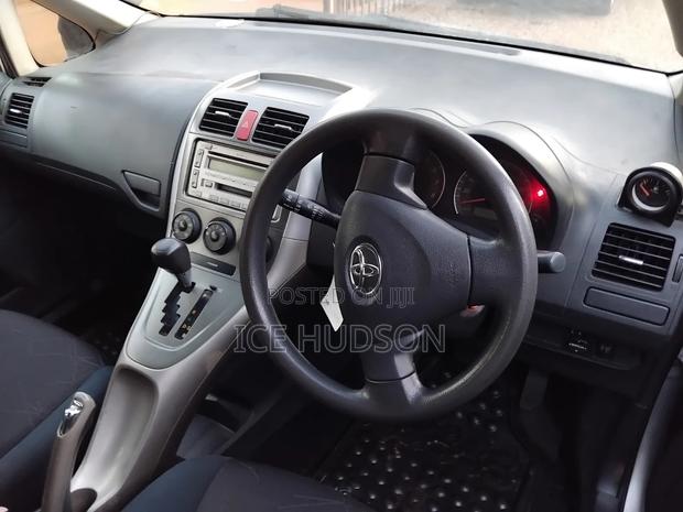 Toyota Auris 2015 Silver