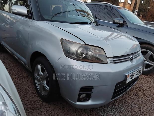 Toyota Corolla Rumion 2011 Ivory
