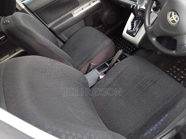 Toyota Corolla Rumion 2011 Ivory