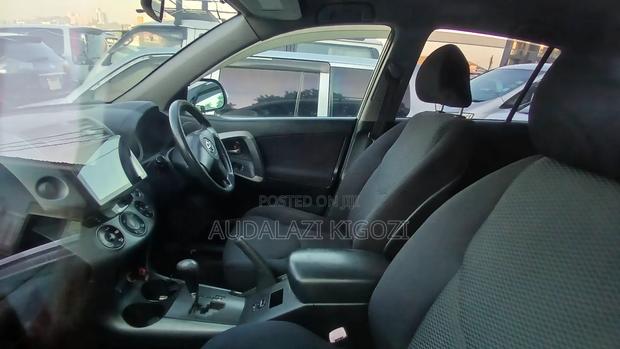 Toyota RAV4 2010 White