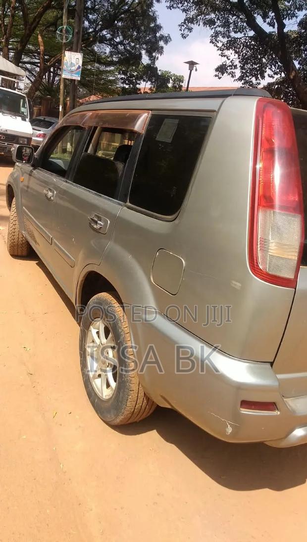 Nissan X-Trail 2002 Brown