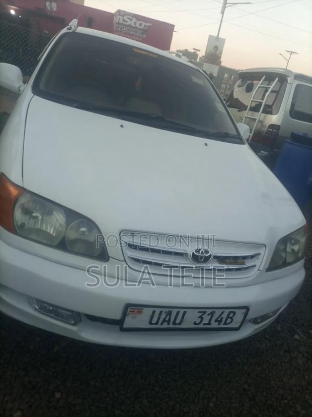Toyota Ipsum 1998 White