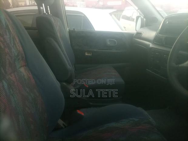 Toyota Noah 2002 Silver