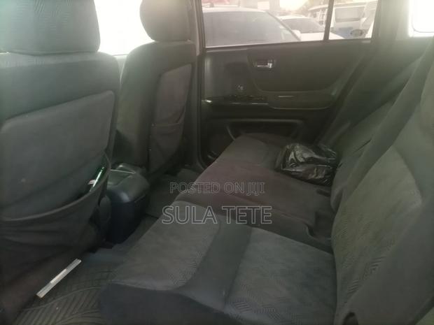 Toyota Kluger 2003 Gold