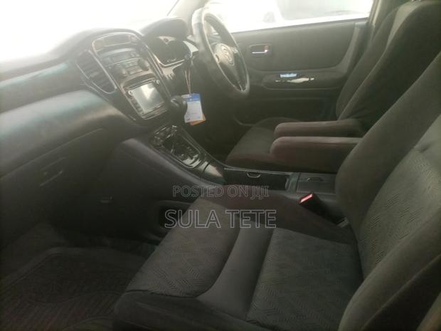 Toyota Kluger 2003 Gold