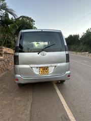 Toyota Noah 2002 Silver for sale