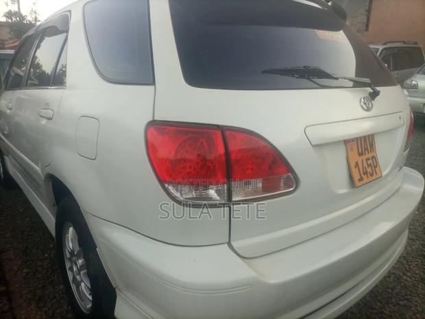 Toyota Harrier 2000 Silver
