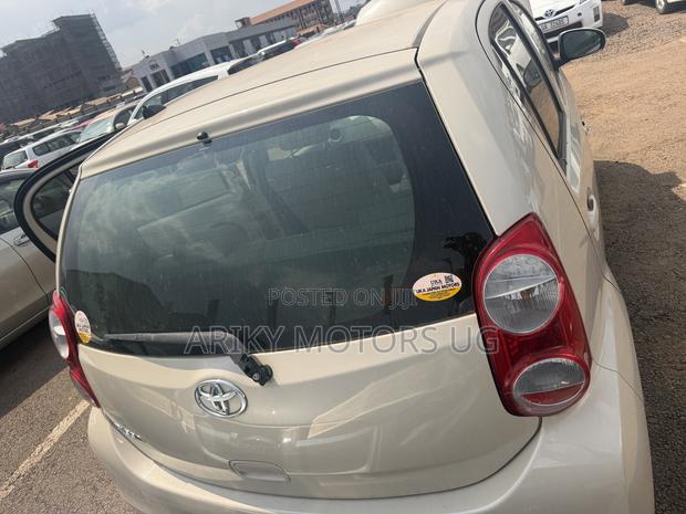 Toyota Passo 1.0 AWD 2011 Silver