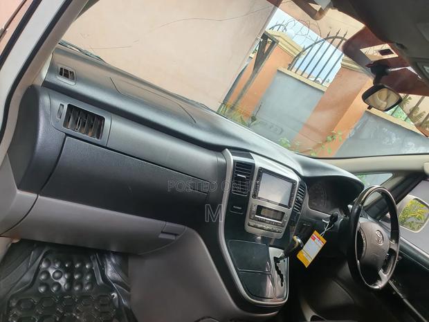 Toyota Alphard 2002 White
