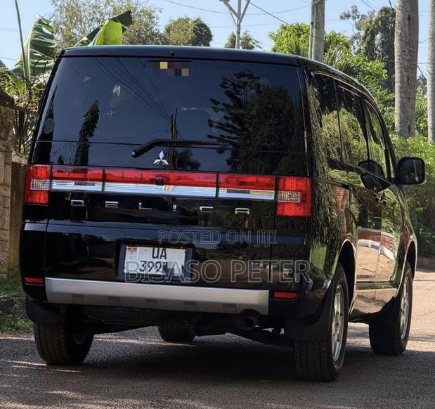 Mitsubishi Delica 2013 Black
