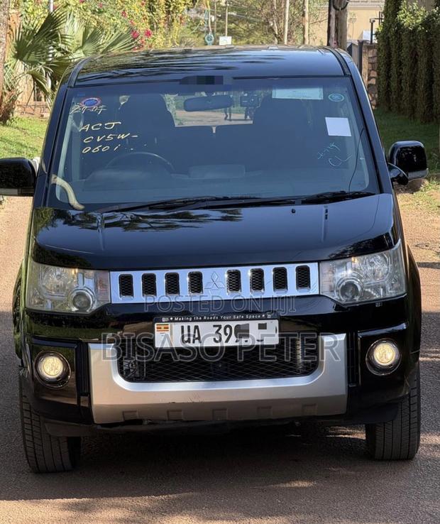 Mitsubishi Delica 2013 Black