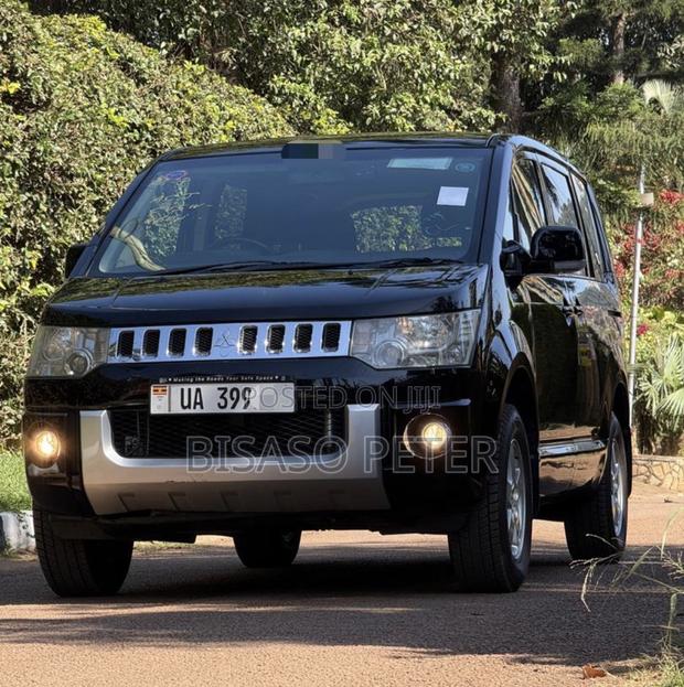 Mitsubishi Delica 2013 Black