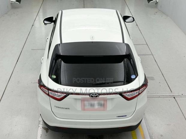 Toyota Harrier 2.0 4WD 2018 White