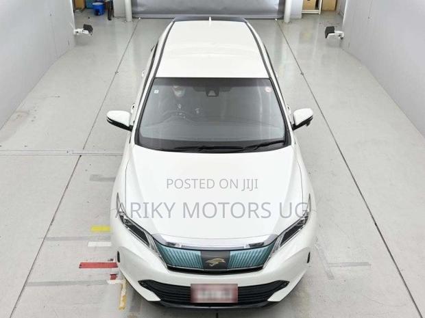 Toyota Harrier 2.0 4WD 2018 White