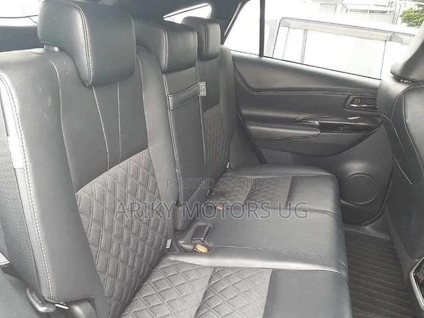 Toyota Harrier 2.0 4WD 2018 White