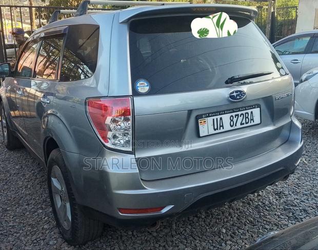 Subaru Forester 2010 Silver