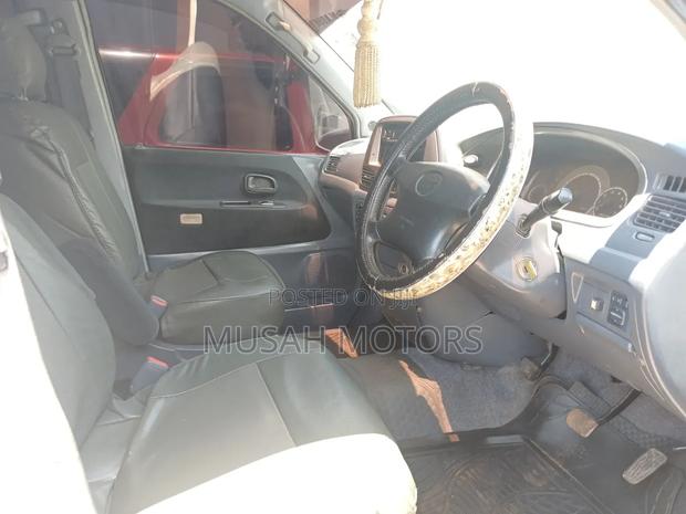 Toyota Noah 2001 White