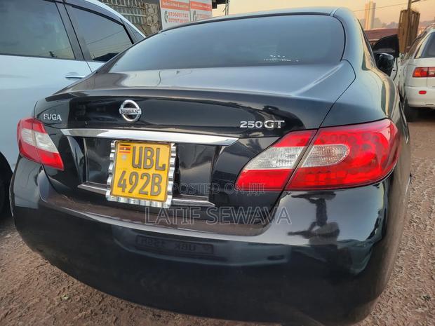 Nissan Fuga 2012 Black