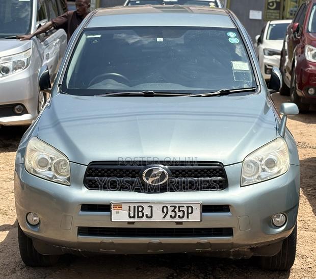 Toyota RAV4 2.4 2008 Green