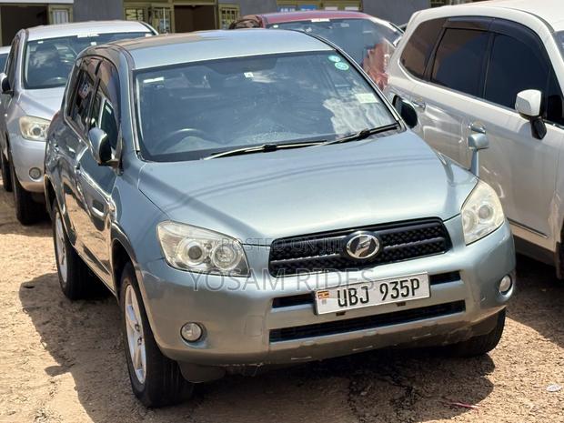 Toyota RAV4 2.4 2008 Green