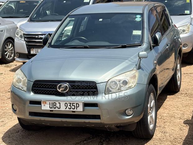 Toyota RAV4 2.4 2008 Green