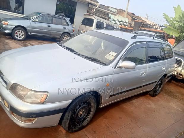 Toyota Caldina E 1998 Silver