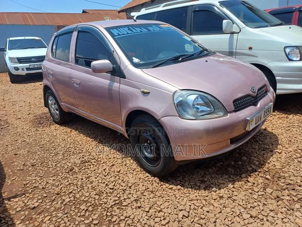 Toyota Vitz 2001 Pink