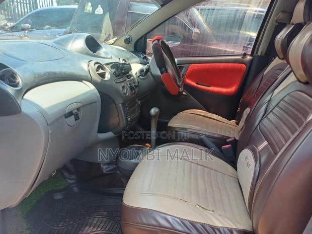 Toyota Vitz 2001 Pink