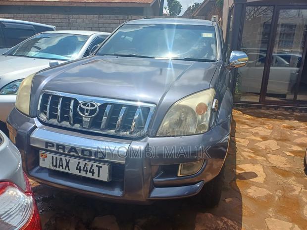Toyota Land Cruiser Prado 2.7 5dr 2004 Gray