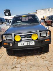 Toyota Hilux 2000 Gray for sale