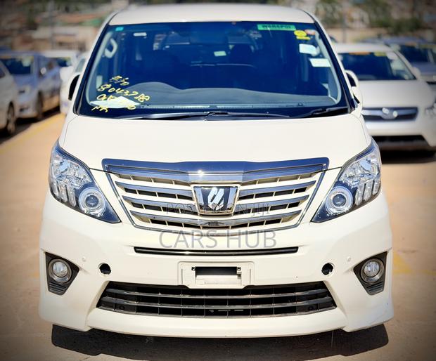 Toyota Alphard 2.4 Petrol AWD 2013 White
