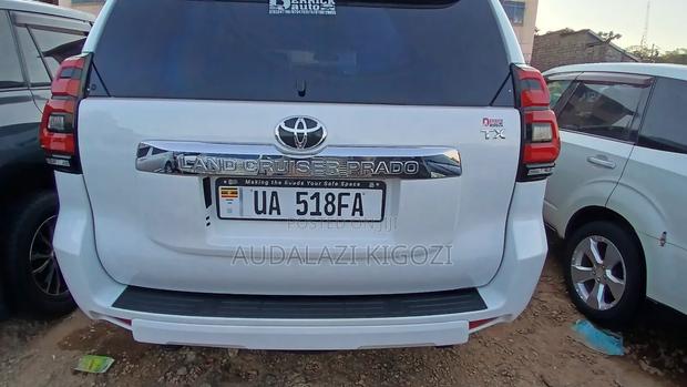Toyota Land Cruiser Prado 2019 White