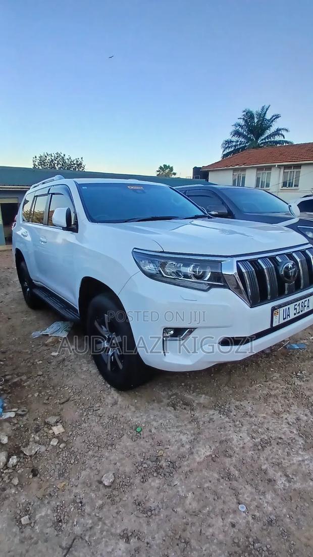 Toyota Land Cruiser Prado 2019 White
