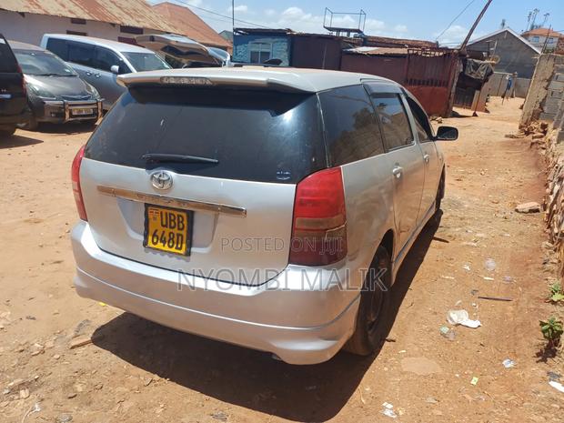 Toyota Wish 2005 Silver